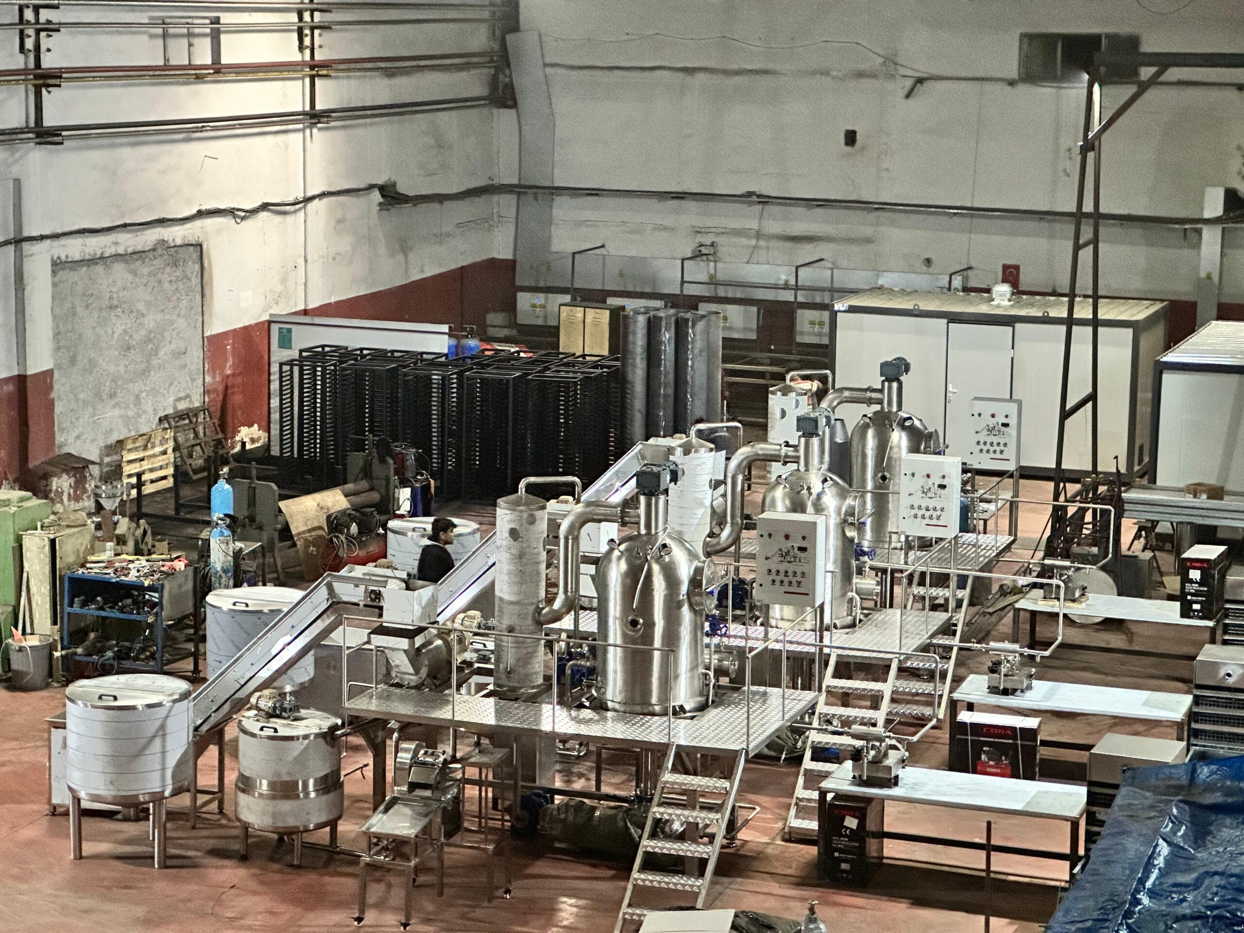 küçük salça fabrikası